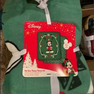 No Sew Fleece Mickey Throw